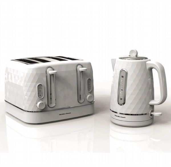 HAMILTON BEACH KETTLE AND TOASTER SET DIAMOND COLLECTION WHITE